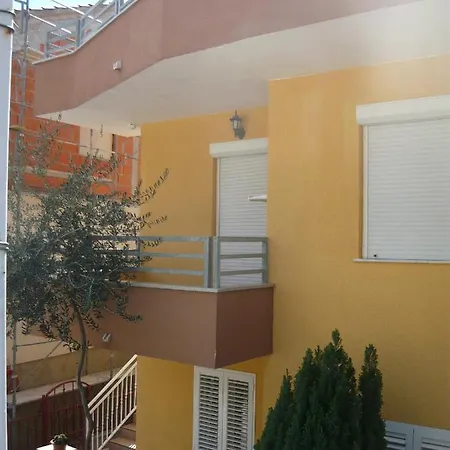 Apartment With A Parking Space Mali Rat
